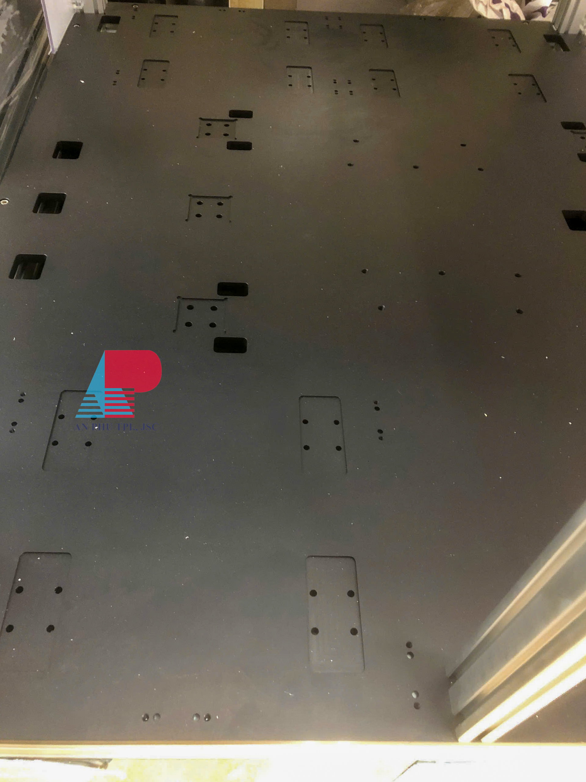 Tủ dây chuyền lắp ráp điện thoại