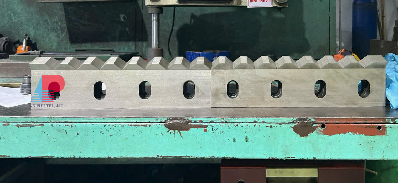 Dao băm phế tái chế