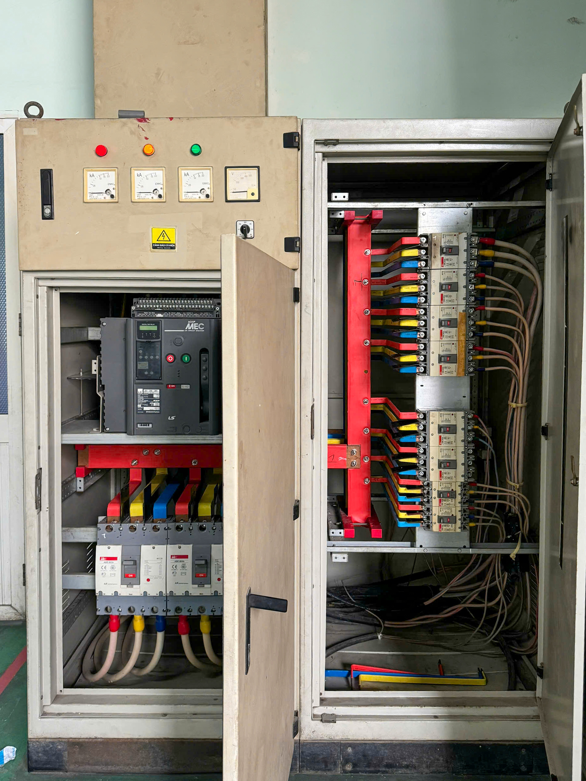 Cai tao tu dien phan phoi cu may cat 2000a 2