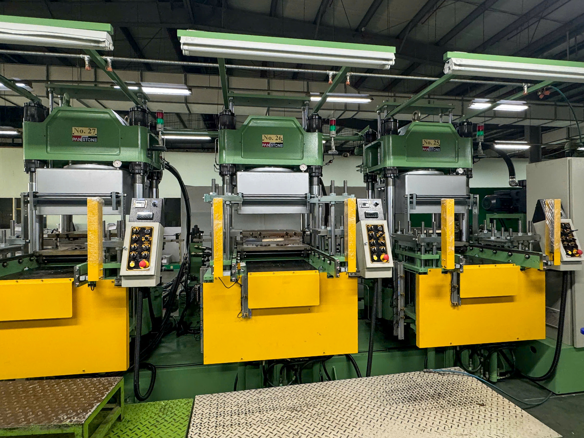 Máy ép cao su 250T