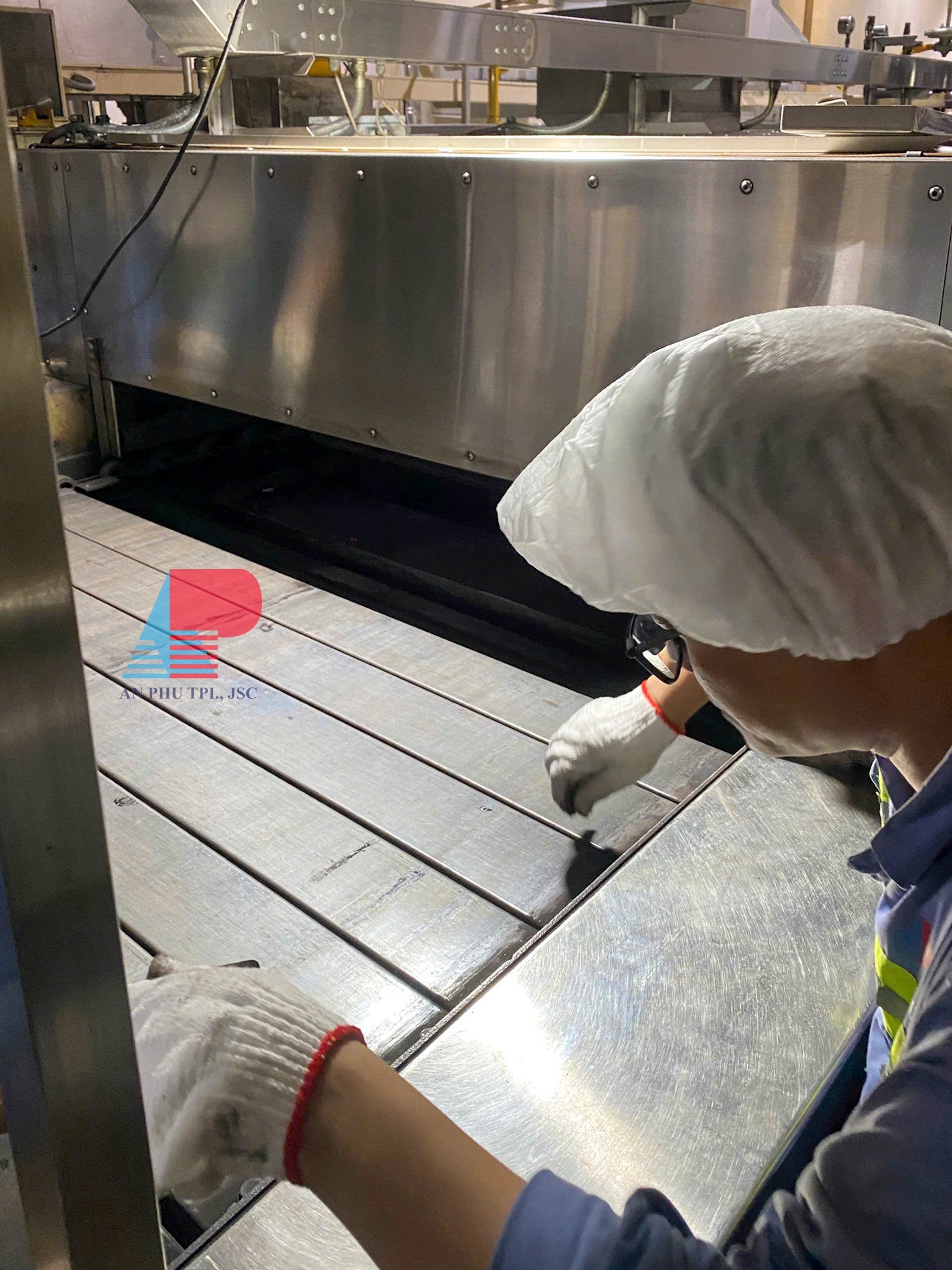 Thay xích, bảo trì lò nướng bánh công nghiệp