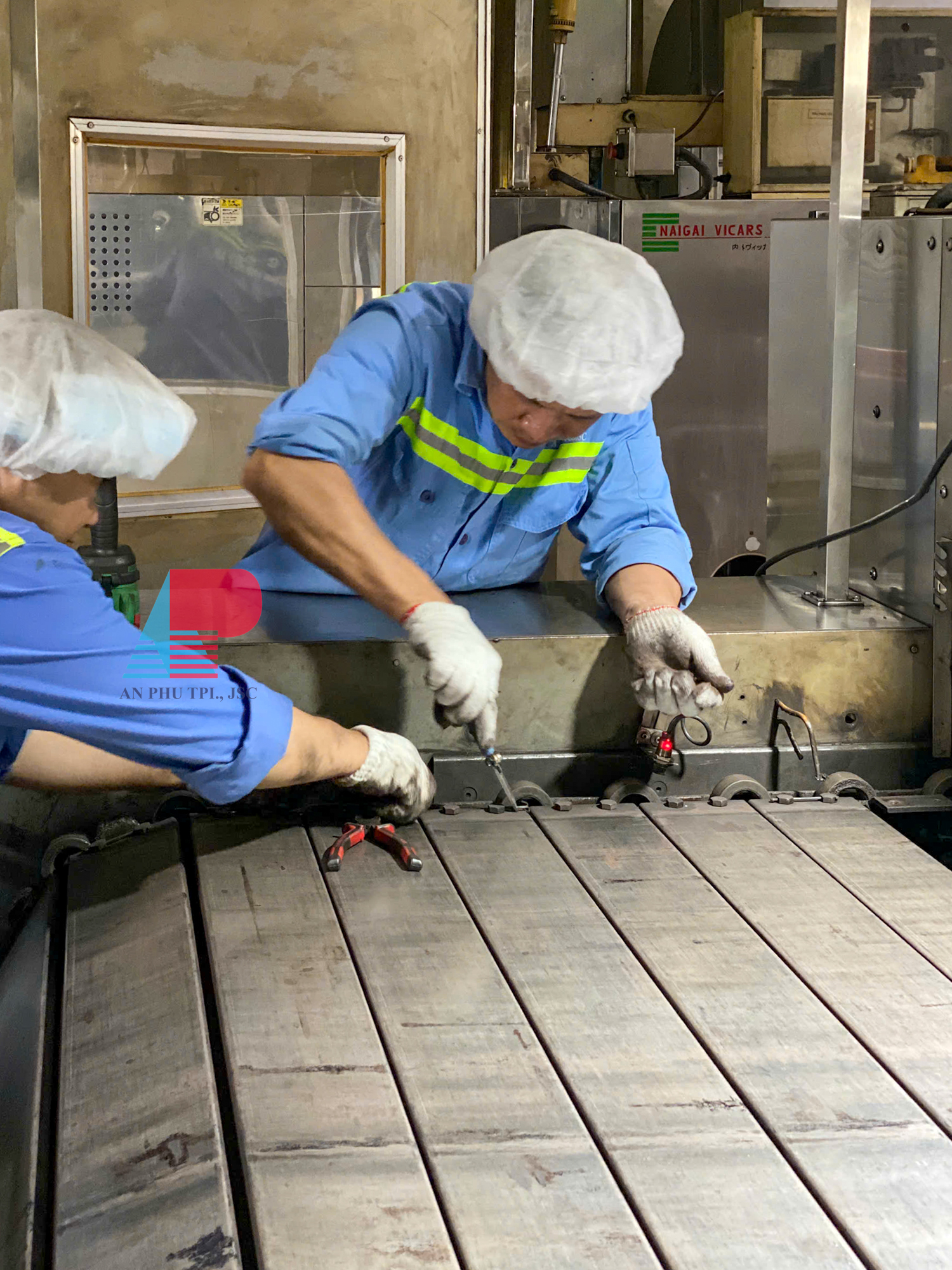 Thay xích, bảo trì lò nướng bánh công nghiệp