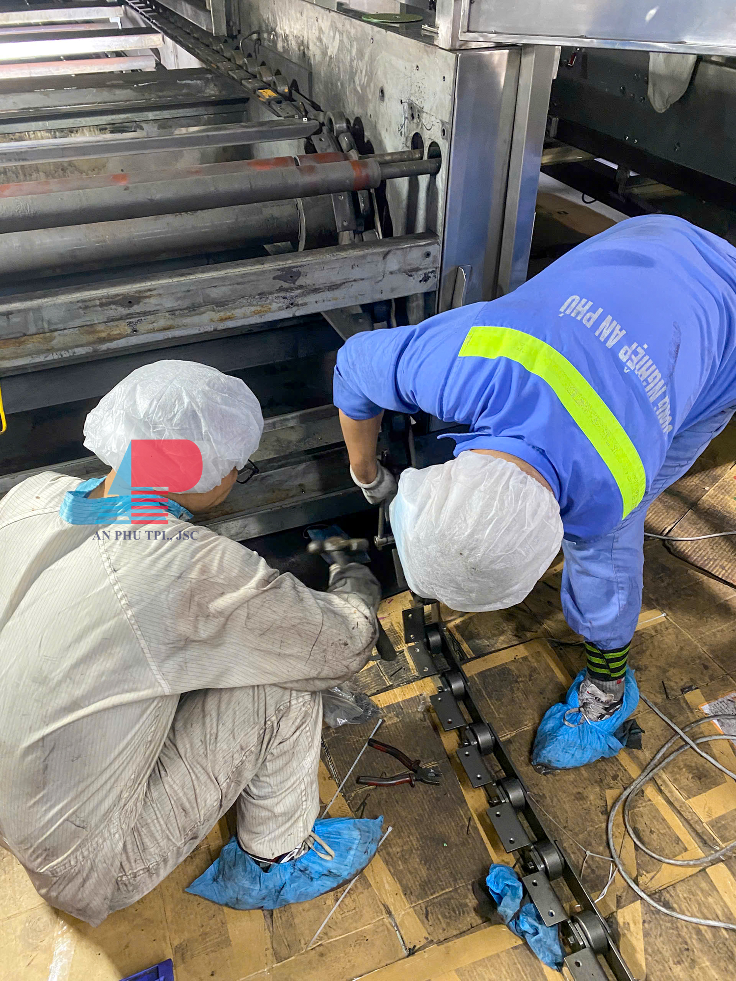 Thay xích, bảo trì lò nướng bánh công nghiệp