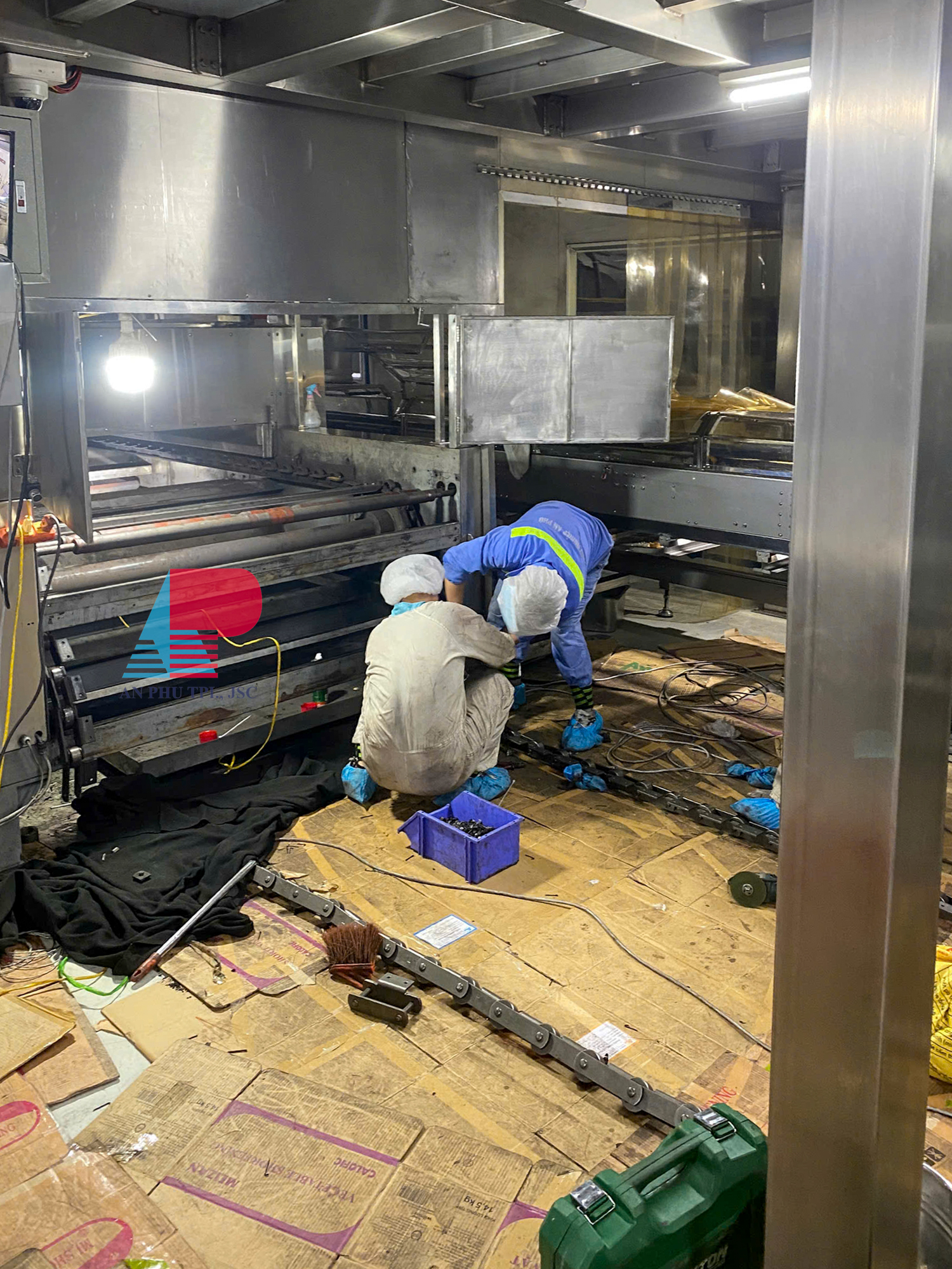 Thay xích, bảo trì lò nướng bánh công nghiệp